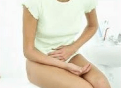 Шелушение между ног у женщин: фото, причины, лечение