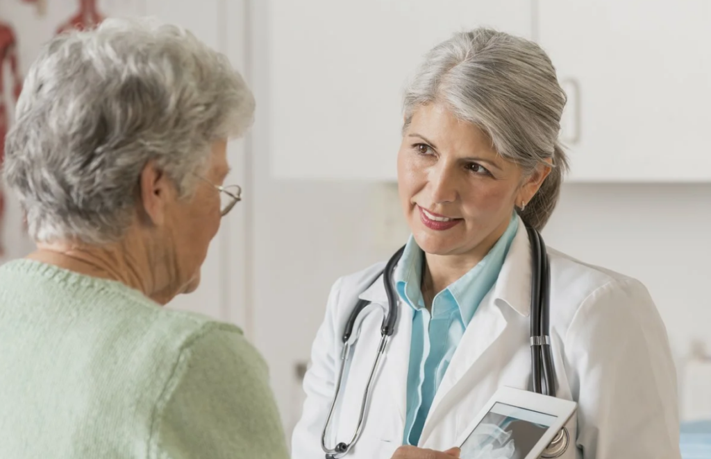 Приливы у женщин что это, с приливами при климаксе как справиться, что ...